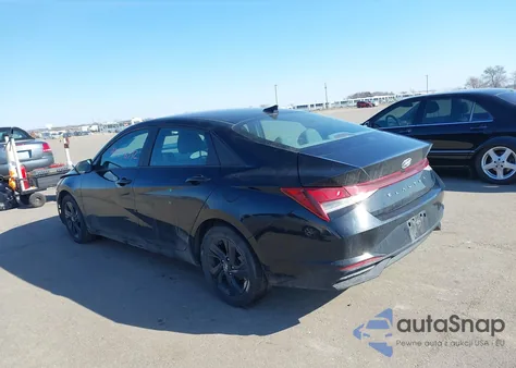 2022 Hyundai Elantra Sel z USA, uszkodzony, nr VIN KMHLM4AG5NU328059